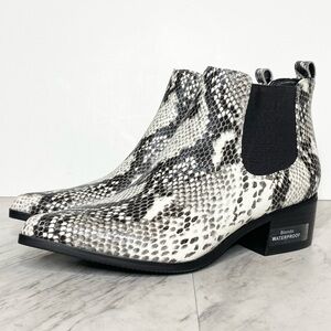 New! Blondo Emelia Chelsea Bootie